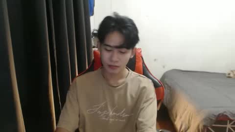 Snapshot of xluminous chatting on 8, 9, 2025 MIKAEL online show from 8, 9, 2025