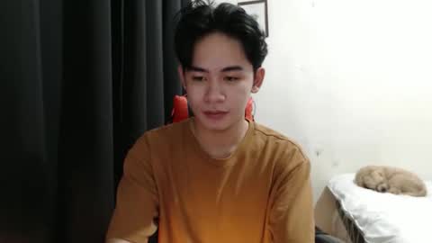 Snapshot of xluminous chatting on 5, 11, 2025 MIKAEL online show from 5, 11, 2025