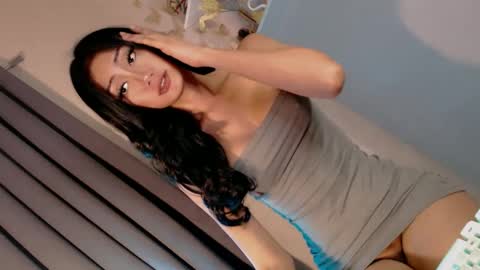 JACKY DELOS SANTOS online show from 9, 1, 2025