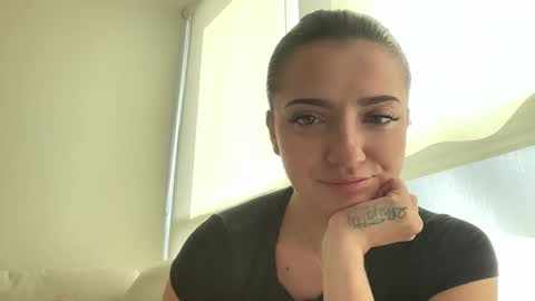 xoariellxo online show from 9, 9, 2025