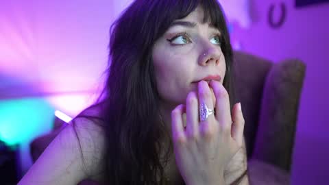 Bella Bondai online show from 4, 12, 2024