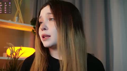 Snapshot of xohanna chatting on 25, 11, 2025 Milana online show from 25, 11, 2025