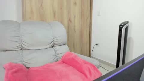 Hellen Sofia instagram hellen5546 online show from 14, 4, 2026