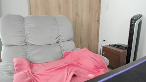 Hellen Sofia instagram hellen5546 online show from 18, 4, 2026