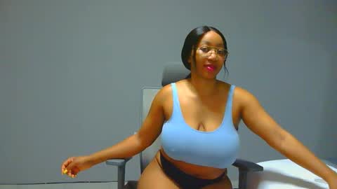 spykeXtee online show from 30, 3, 2026