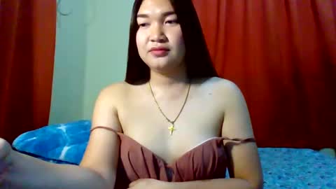 Snapshot of xsweetiemajax chatting on 6, 1, 2025 HI IM PAULINE online show from 6, 1, 2025