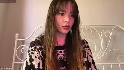 Lily online show from 17, 7, 2026