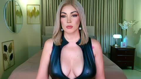 Snapshot of xxbedroombeautyxx chatting on 5, 8, 2026 MISS NATALIA online show from 5, 8, 2026