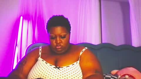 Snapshot of xxmoniquestarrxx chatting on 7, 5, 2026 Thee Baddest BBW online show from 7, 5, 2026