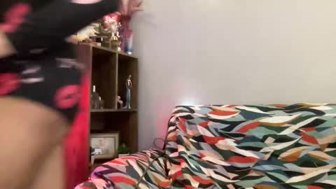 Snapshot of xxsweetbellafox chatting on 25, 9, 2025 kisses online show from 25, 9, 2025