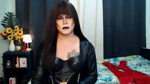 Snapshot of xyournightmarequeenx chatting on 30, 10, 2025 QueenMarina online show from 30, 10, 2025