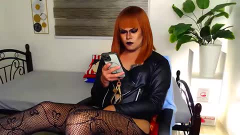 Snapshot of xyournightmarequeenx chatting on 11, 5, 2026 QueenMarina online show from 11, 5, 2026