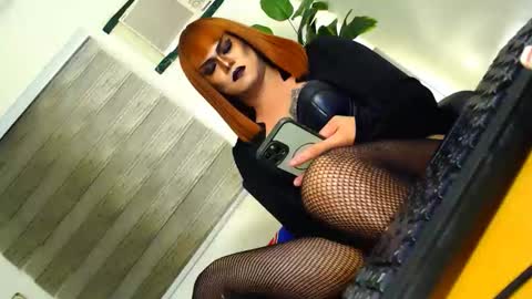 Snapshot of xyournightmarequeenx chatting on 26, 5, 2026 QueenMarina online show from 26, 5, 2026