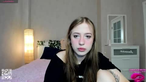 Snapshot of y0ung_lina18 chatting on 27, 9, 2025 Lina online show from 27, 9, 2025