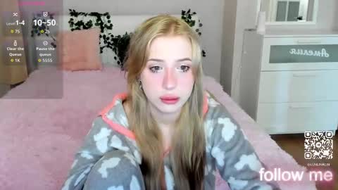 Snapshot of y0ung_lina18 chatting on 4, 10, 2025 Lina online show from 4, 10, 2025