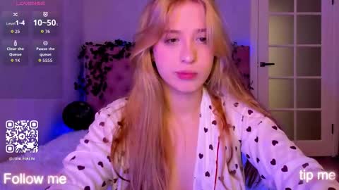 Snapshot of y0ung_lina18 chatting on 9, 11, 2025 Lina online show from 9, 11, 2025