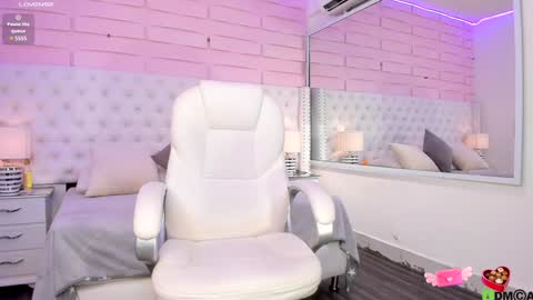 Snapshot of yaky_ chatting on 17, 1, 2025 Yakeline online show from 17, 1, 2025