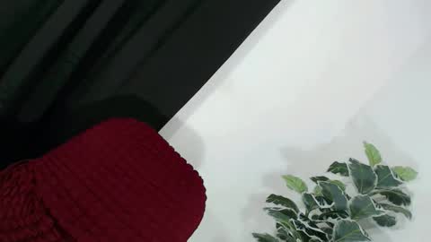 yams_kitty69 online show from 19, 11, 2025