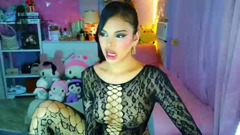 Snapshot of yang_audreylone chatting on 19, 6, 2026 YANG AUDREY LONE online show from 19, 6, 2026