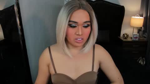 Snapshot of yanny_xoxo chatting on 21, 1, 2025 Allisonn online show from 21, 1, 2025