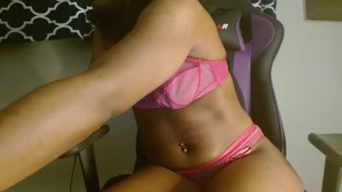 Snapshot of yarabrynnn chatting on 17, 12, 2024 YARA online show from 17, 12, 2024