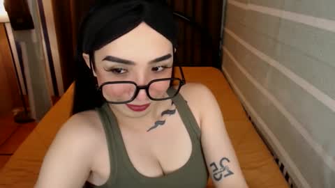 Snapshot of yassiered chatting on 2, 2, 2025 yassiered online show from 2, 2, 2025