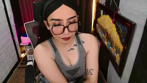 Snapshot of yassiered chatting on 7, 7, 2026 yassiered online show from 7, 7, 2026