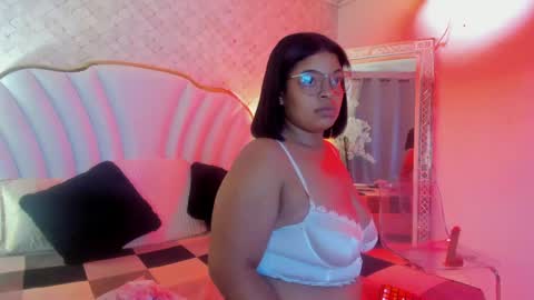  YazminJenner  online show from 12, 4, 2026