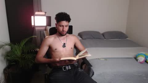 Snapshot of yeff_stone chatting on 3, 2, 2026 yeff online show from 3, 2, 2026