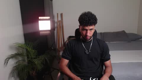 Snapshot of yeff_stone chatting on 6, 2, 2026 yeff online show from 6, 2, 2026