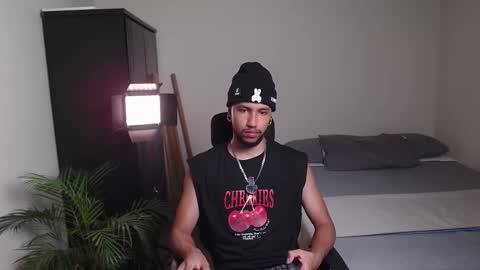 Snapshot of yeff_stone chatting on 6, 2, 2026 yeff online show from 6, 2, 2026