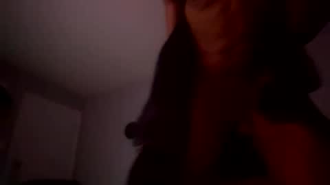 Ella Ts online show from 1, 2, 2025