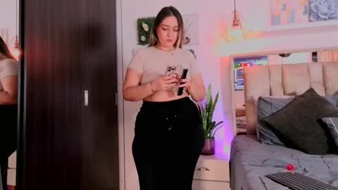 yellow_lily online show from 10, 4, 2026