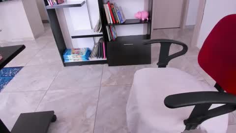 yenlo01 online show from 8, 9, 2025