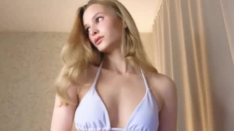 Snapshot of yennaone chatting on 5, 5, 2026 Yenna online show from 5, 5, 2026