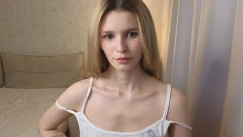 Snapshot of yennaone chatting on 18, 5, 2026 Yenna online show from 18, 5, 2026