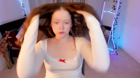 Snapshot of yennefer__ chatting on 6, 3, 2026 Yennefer online show from 6, 3, 2026