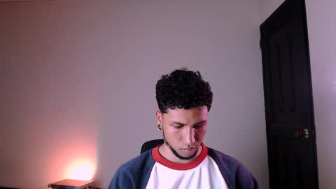 Snapshot of yerfon_s1 chatting on 8, 2, 2025 Yeff ind. model online show from 8, 2, 2025