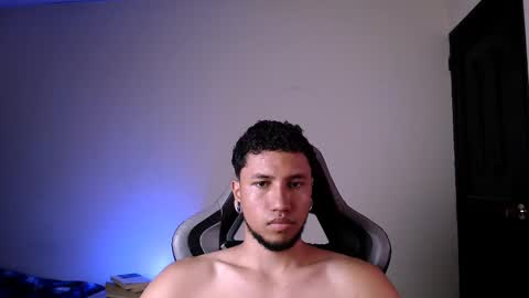 Snapshot of yerfon_s1 chatting on 1, 3, 2025 Yeff ind. model online show from 1, 3, 2025