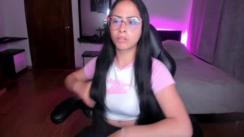 Snapshot of yesie_hot2 chatting on 30, 12, 2024 yesie_hot2 online show from 30, 12, 2024