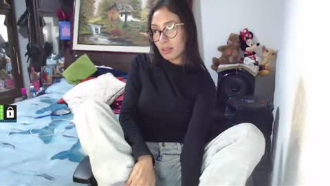 Snapshot of yeyefashon210 chatting on 8, 7, 2026 Andrea online show from 8, 7, 2026