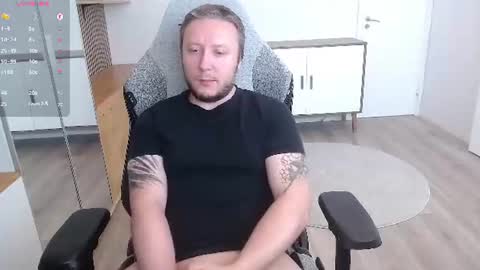 Snapshot of yhdxhy chatting on 24, 6, 2026 James online show from 24, 6, 2026