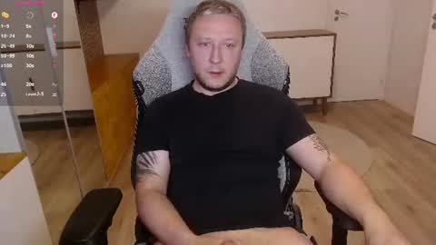 Snapshot of yhdxhy chatting on 27, 7, 2026 James online show from 27, 7, 2026