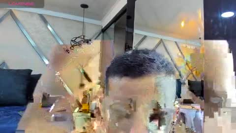 Yiyo online show from 15, 4, 2026