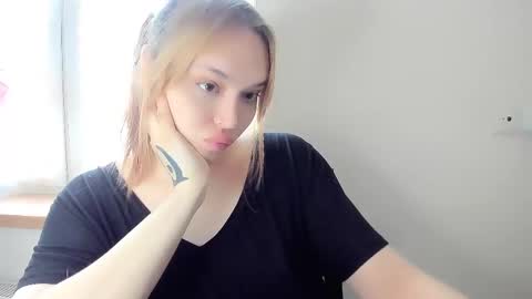 yomoyoo online show from 20, 2, 2025