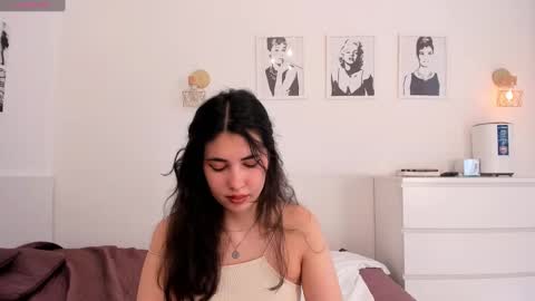 Snapshot of yooleen chatting on 18, 2, 2025 yooleen online show from 18, 2, 2025