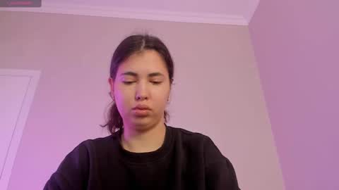 Snapshot of yooleen chatting on 9, 10, 2025 yooleen online show from 9, 10, 2025