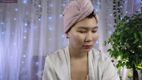 i am Yoon online show from 18, 10, 2025