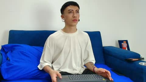 Yoshua Smith online show from 2, 4, 2026