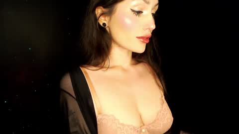 Snapshot of you_deserve chatting on 9, 12, 2024 Sophie online show from 9, 12, 2024